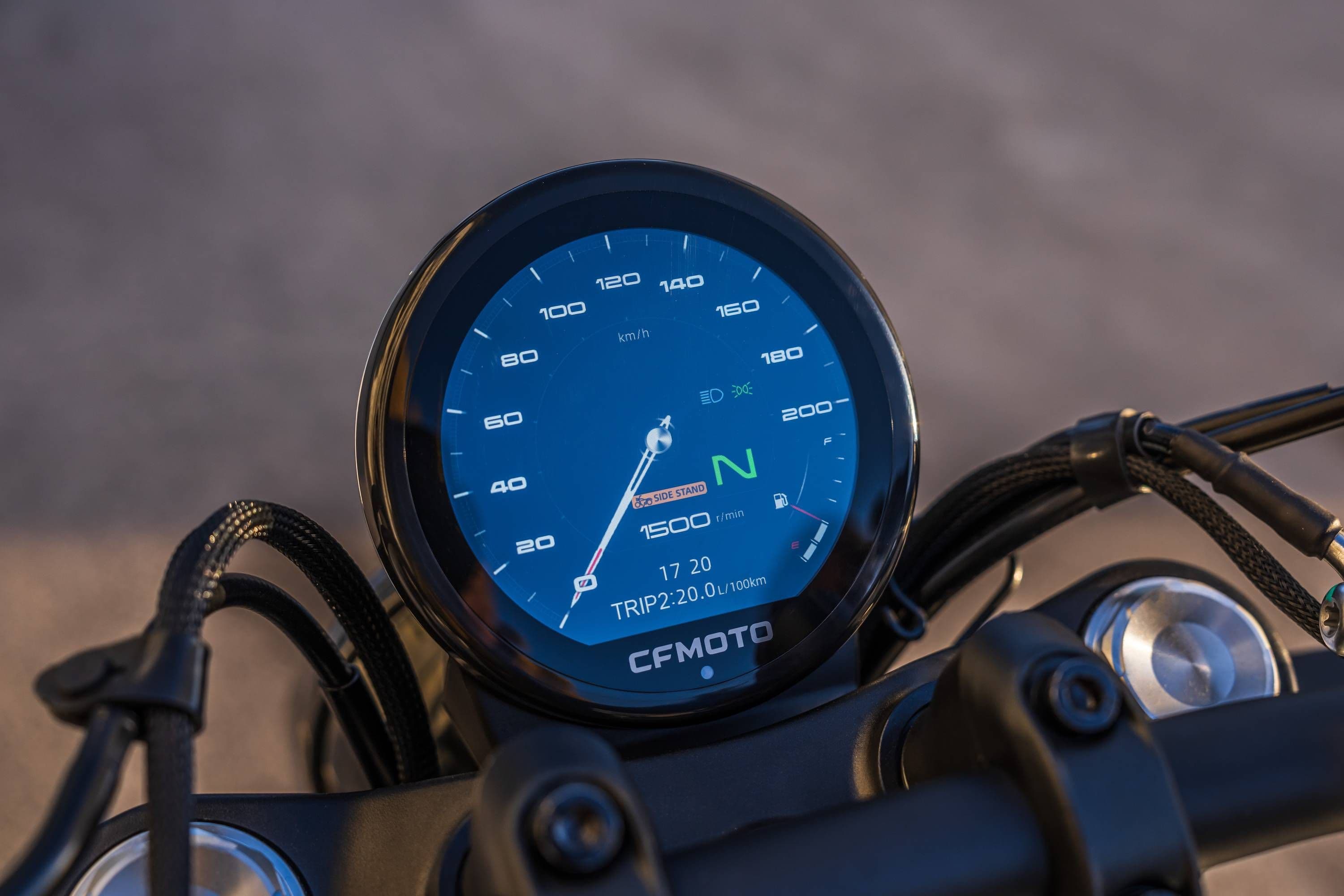 复古仪表科技加持，经典又“出圈”