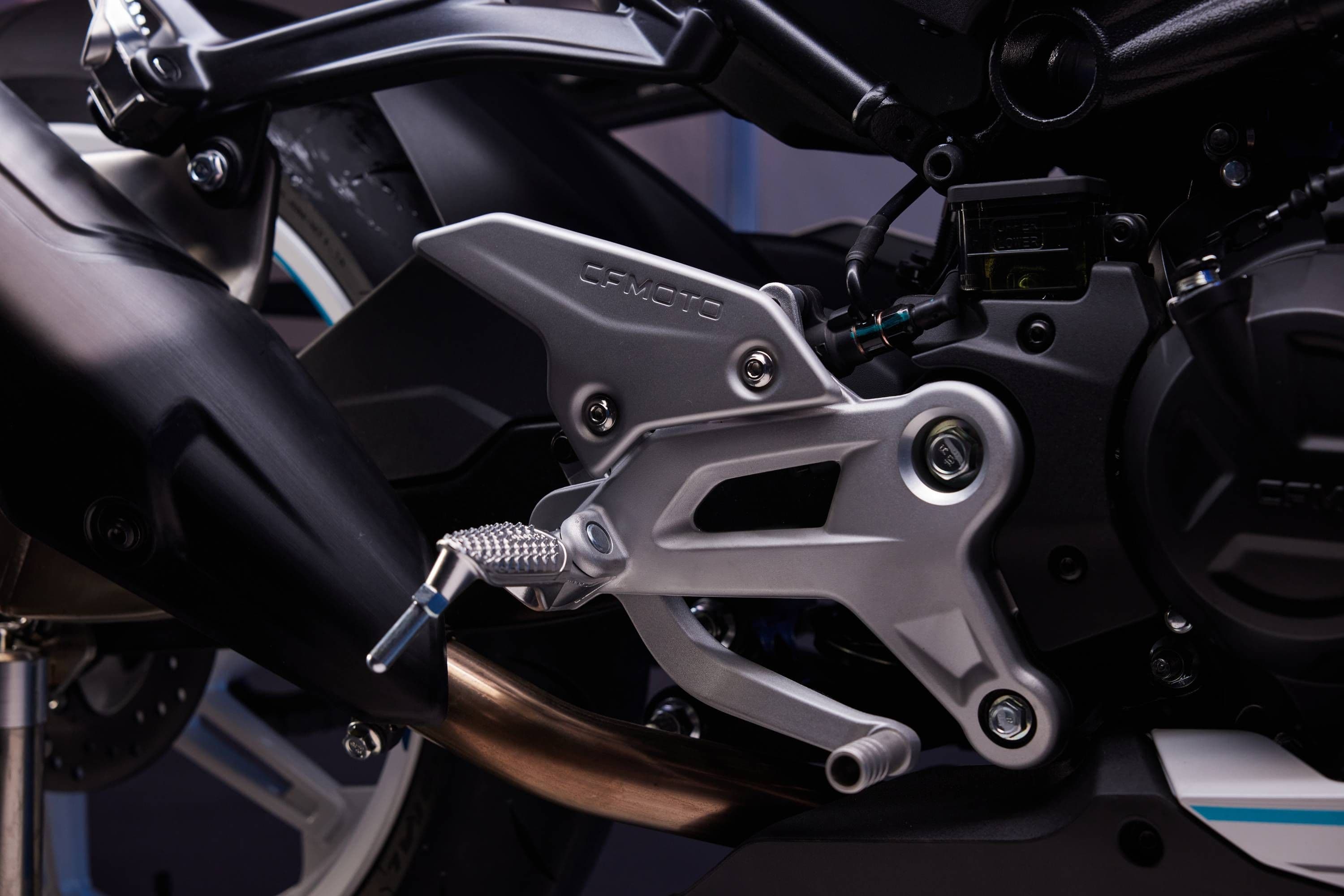 正反挡机构，源于赛道