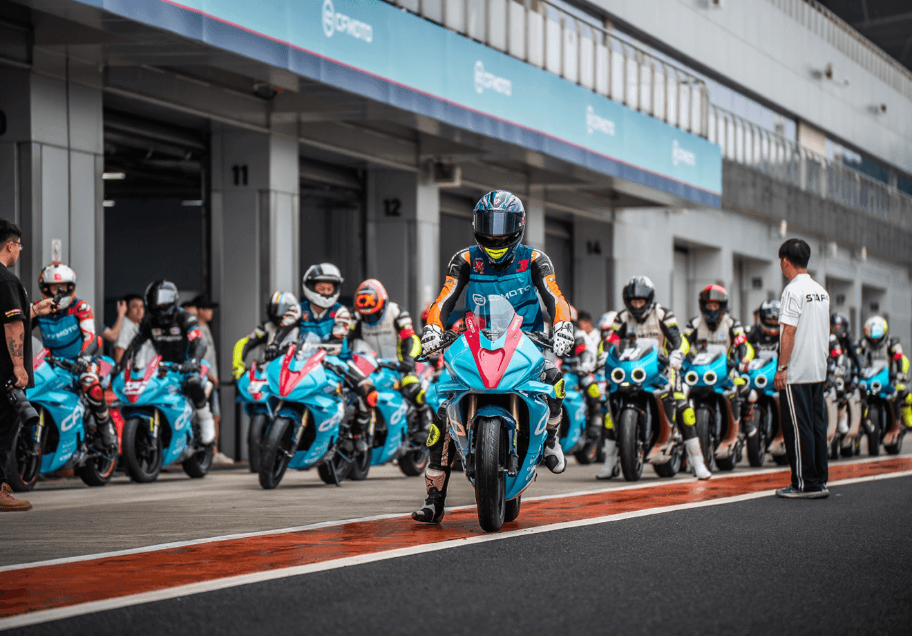 专业玩法，
为每款车型量身定制体验