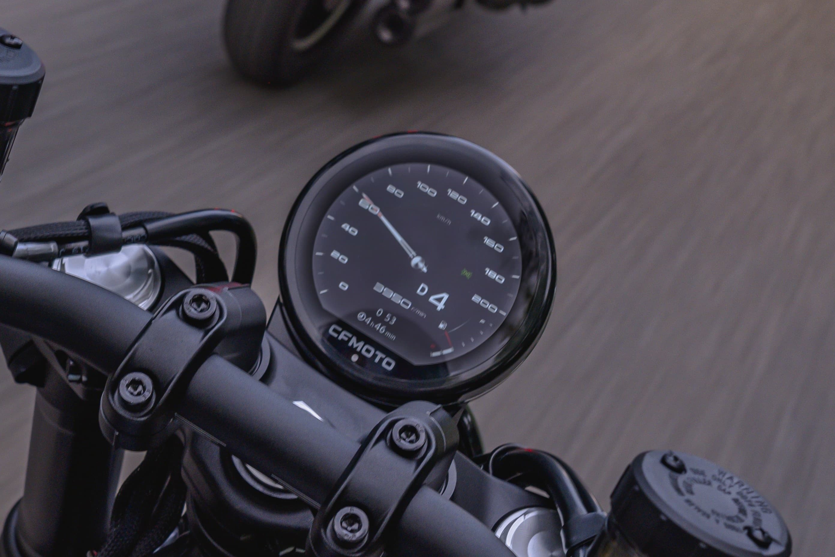 复古仪表科技加持，经典又“出圈”