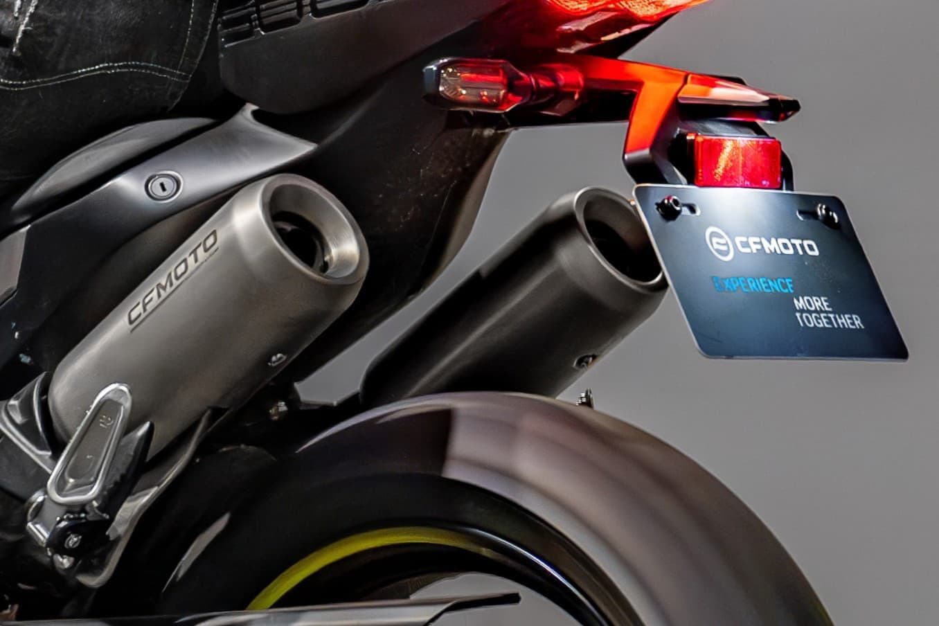 双OO尾排，狠角色更迷人 