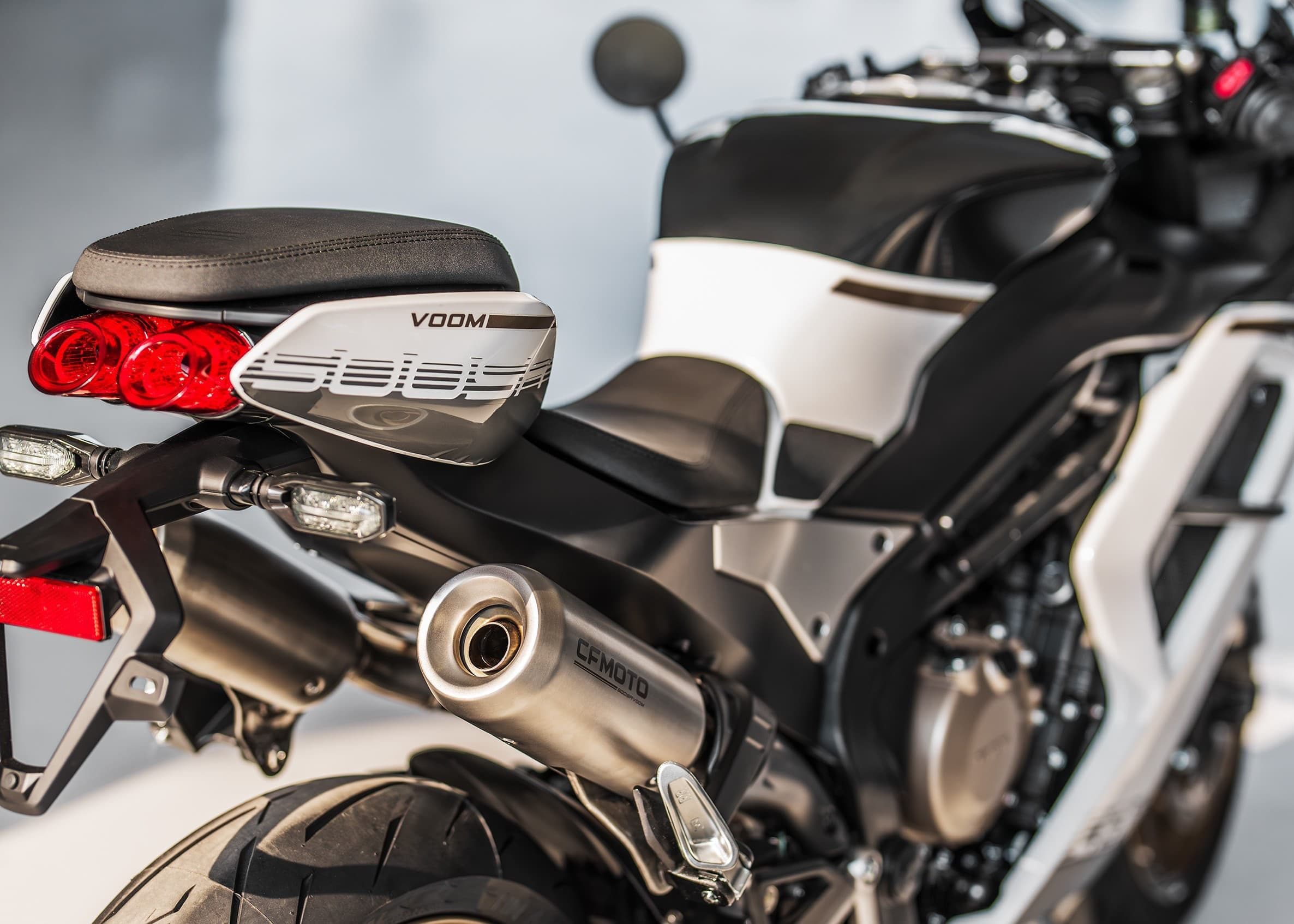 刚性平衡车架，操控如子弹入轨道