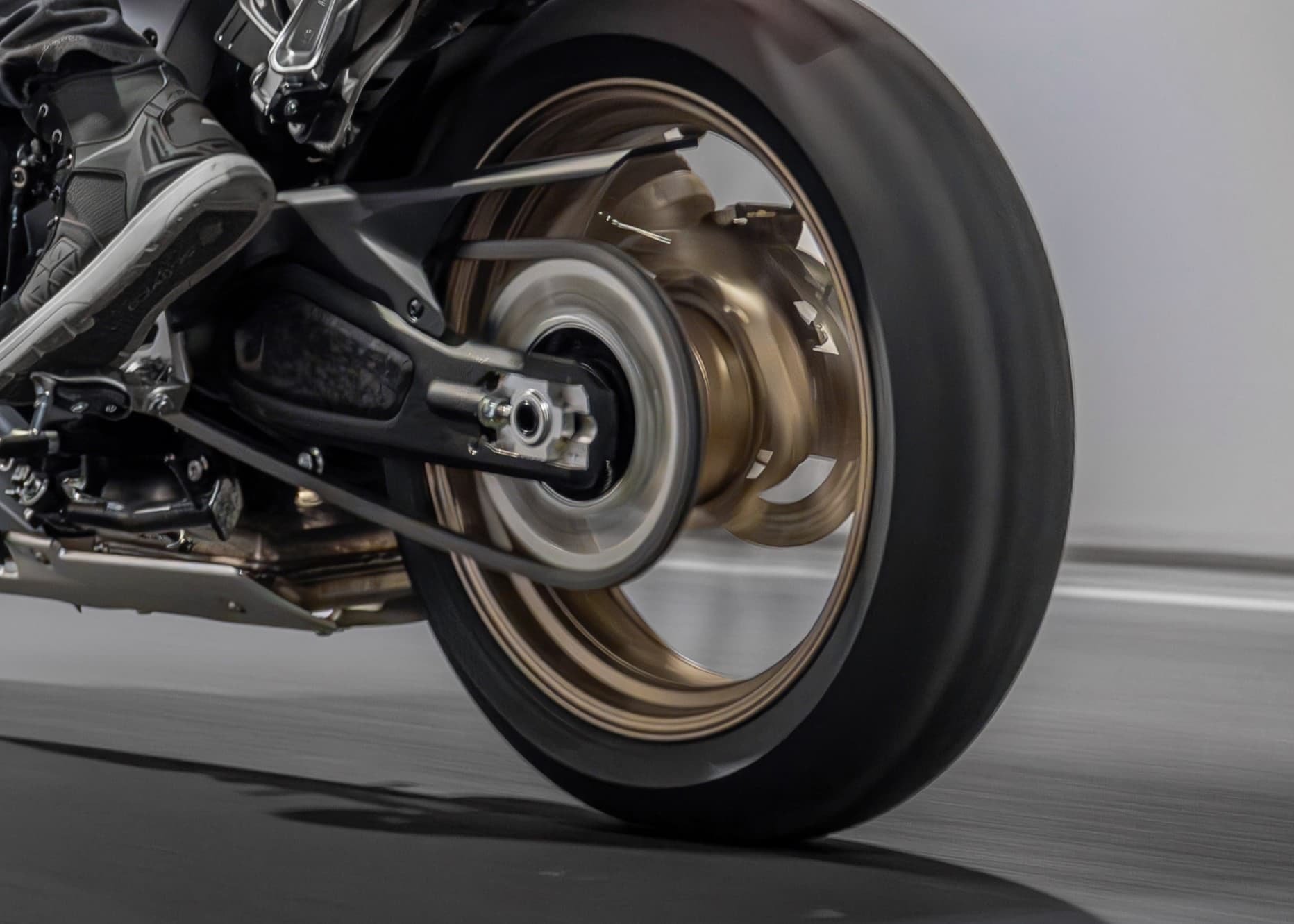 运动取向人机设定，调动驾驭欲望