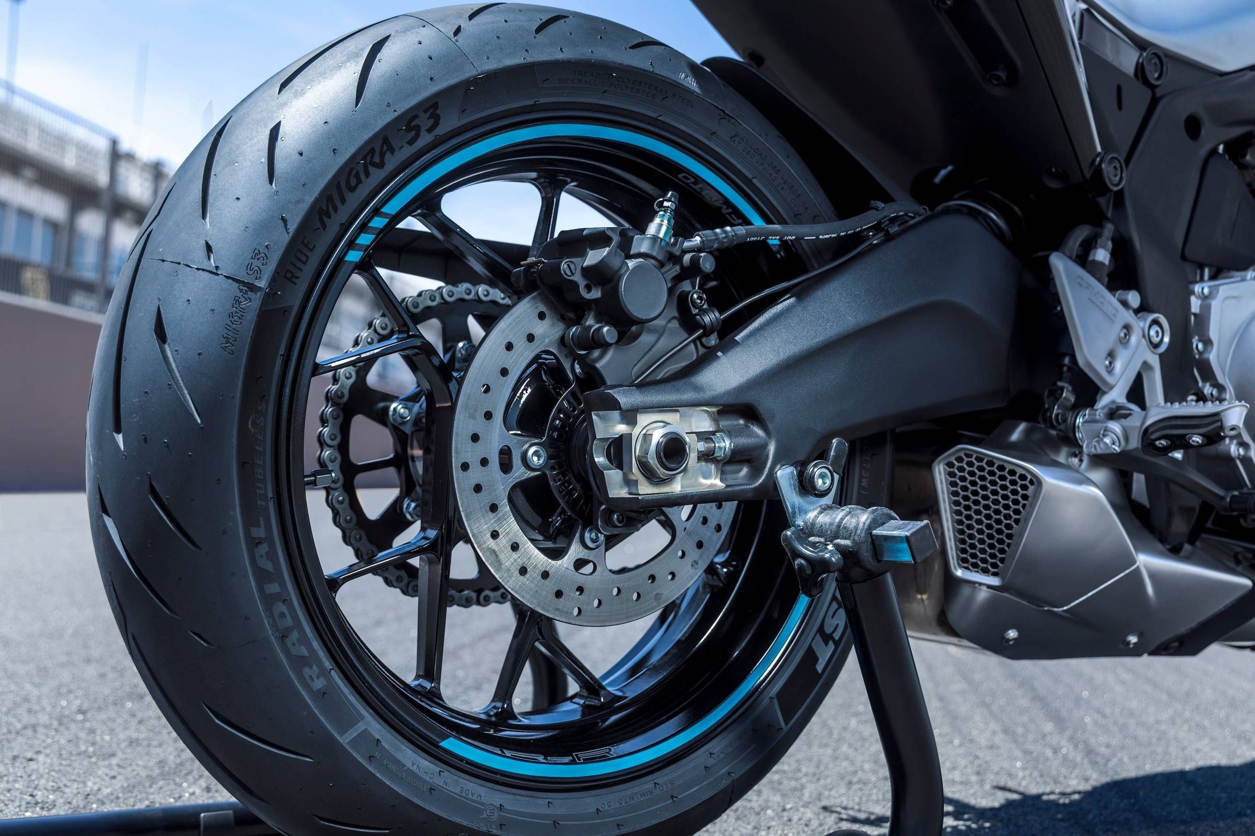 外有颜值，内有“藏锋”