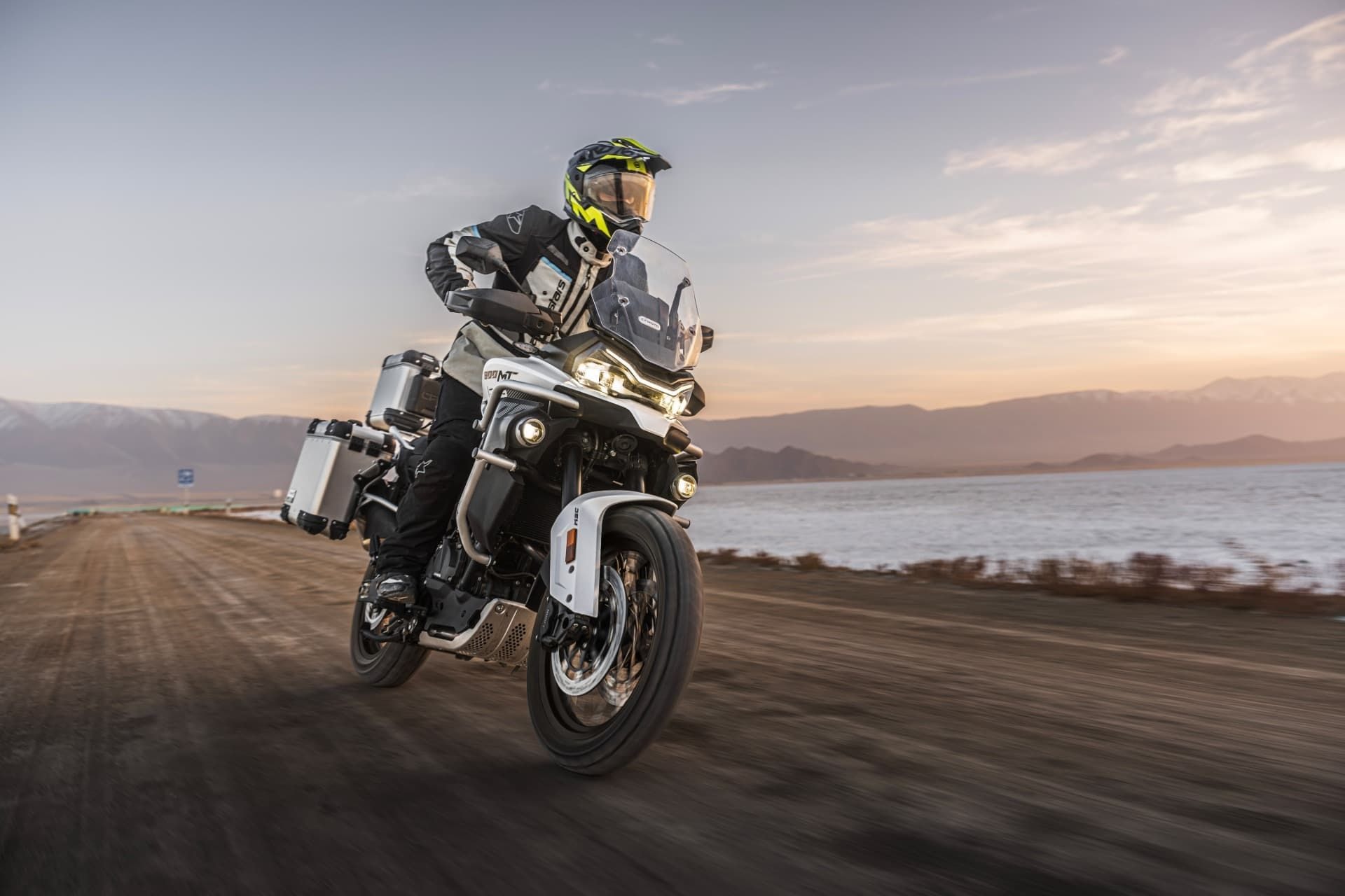 犀灵智能交互中枢