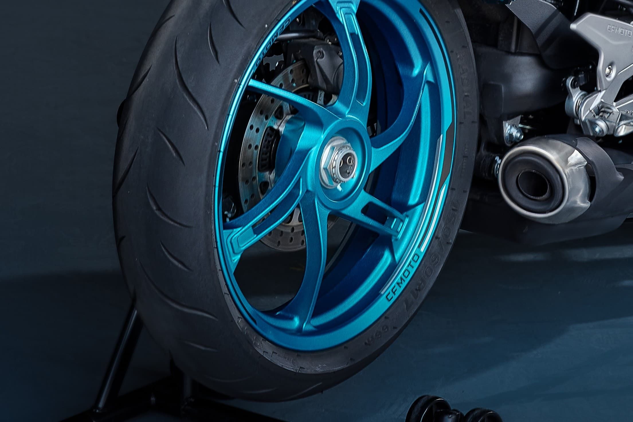 高性能轮胎 从容探寻极限